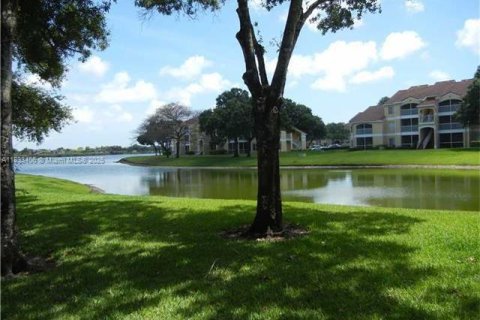 Copropriété à louer à Oakland Park, Floride: 1 chambre, 77.48 m2 № 1811420 - photo 3
