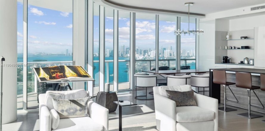 Condominio en Miami Beach, Florida, 3 dormitorios  № 1963556