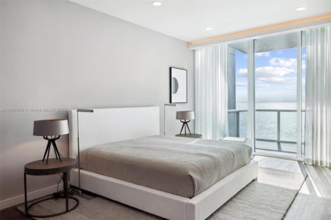 Condominio en venta en Miami Beach, Florida, 3 dormitorios, 309.83 m2 № 1963556 - foto 24