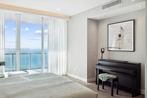 Condominio en venta en Miami Beach, Florida, 3 dormitorios, 309.83 m2 № 1963556 - foto 22