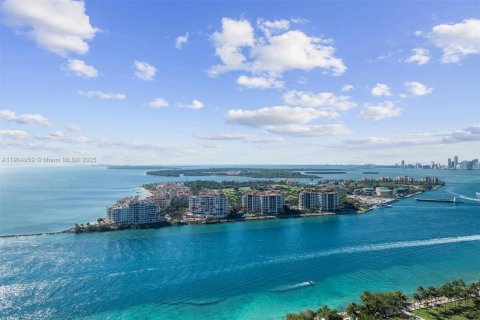 Condominio en venta en Miami Beach, Florida, 3 dormitorios, 309.83 m2 № 1963556 - foto 9