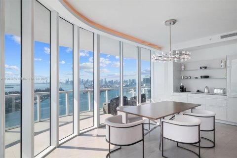 Condominio en venta en Miami Beach, Florida, 3 dormitorios, 309.83 m2 № 1963556 - foto 11