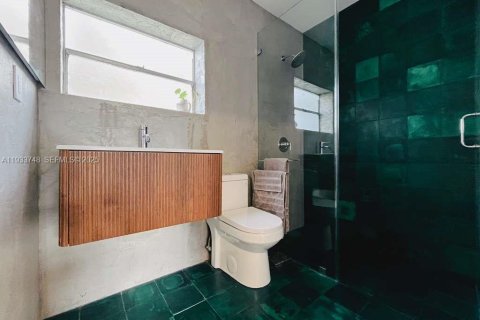 Propiedad comercial en alquiler en Miami, Florida, 38.37 m2 № 1992050 - foto 3