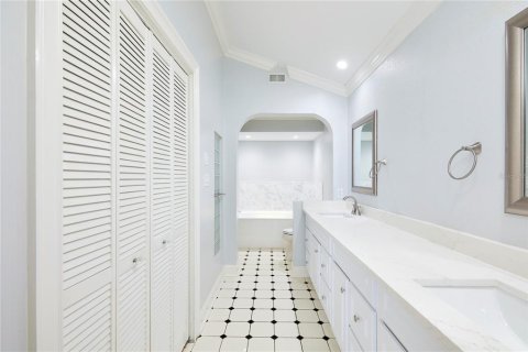 Condo in Tampa, Florida, 2 bedrooms  № 1558875 - photo 24