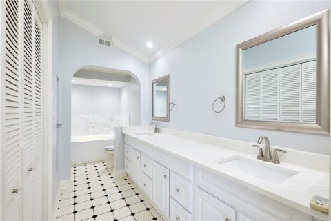 Condo in Tampa, Florida, 2 bedrooms  № 1558875 - photo 25