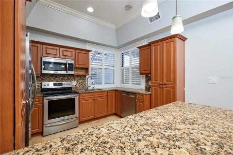 Condo in Tampa, Florida, 2 bedrooms  № 1558875 - photo 19