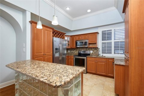 Condo in Tampa, Florida, 2 bedrooms  № 1558875 - photo 17