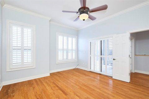 Condo in Tampa, Florida, 2 bedrooms  № 1558875 - photo 22