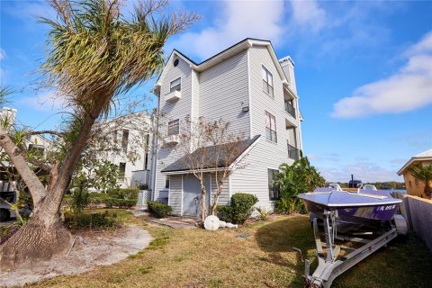 Condo in Tampa, Florida, 2 bedrooms  № 1558875 - photo 28