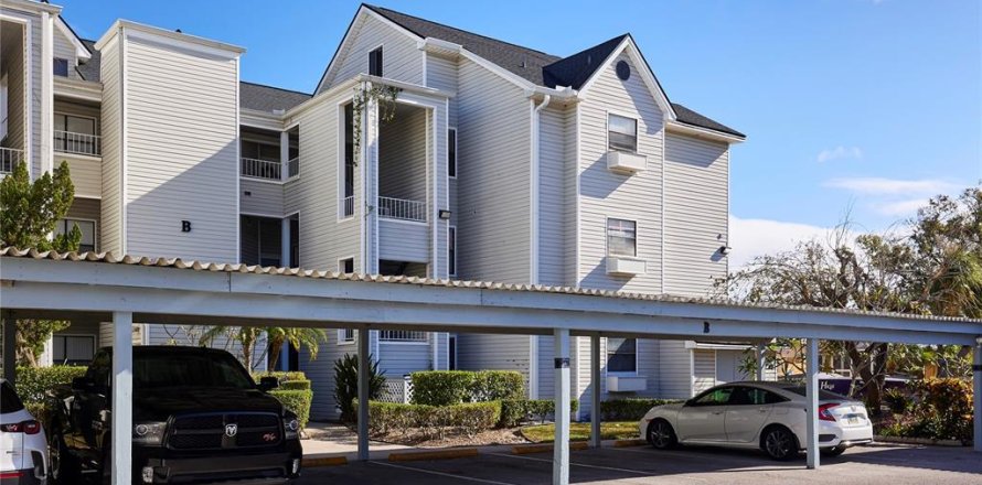 Condo in Tampa, Florida, 2 bedrooms № 1558875