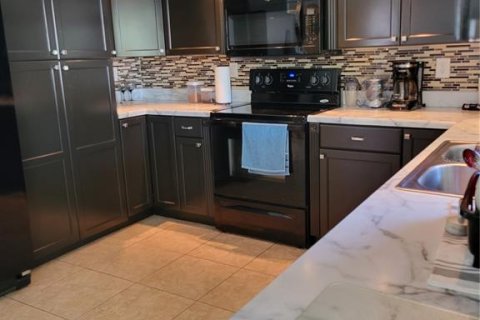 Casa en venta en Kissimmee, Florida, 3 dormitorios, 177.63 m2 № 1629923 - foto 4