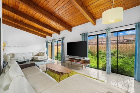 Touwnhouse à vendre à Hallandale Beach, Floride: 2 chambres, 156.08 m2 № 2154373 - photo 7