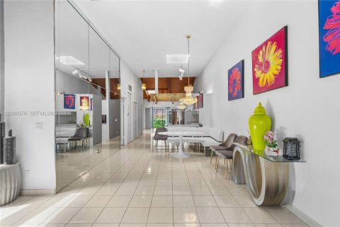 Touwnhouse à vendre à Hallandale Beach, Floride: 2 chambres, 156.08 m2 № 2154373 - photo 10