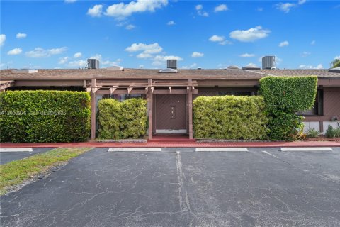 Touwnhouse à Hallandale Beach, Floride 2 chambres, 156.08 m2 № 2154373