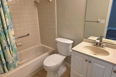 House in Spring Hill, Florida 2 bedrooms, 166.11 sq.m. № 2394386 - photo 19