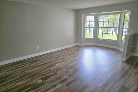 House in Spring Hill, Florida 2 bedrooms, 166.11 sq.m. № 2394386 - photo 27