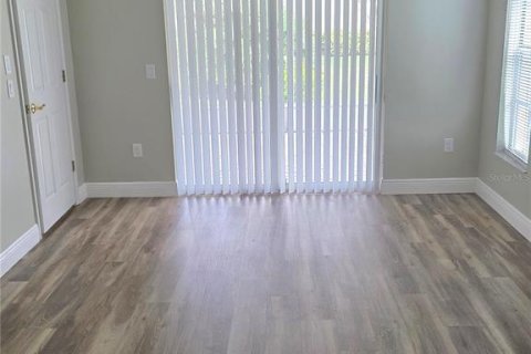 House in Spring Hill, Florida 2 bedrooms, 166.11 sq.m. № 2394386 - photo 14