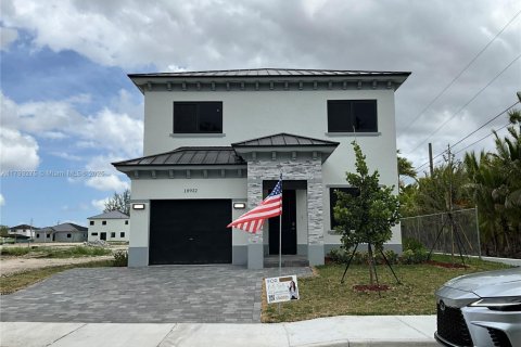 House in Homestead, Florida 4 bedrooms № 1689380 - photo 1