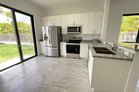 House in Homestead, Florida 4 bedrooms № 1689380 - photo 3
