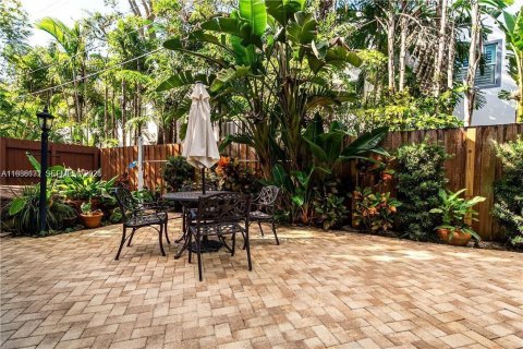 Condo in Fort Lauderdale, Florida, 2 bedrooms  № 1998242 - photo 16