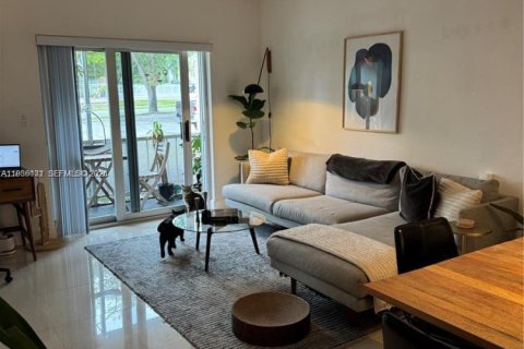 Condo in Fort Lauderdale, Florida, 2 bedrooms  № 1998242 - photo 7