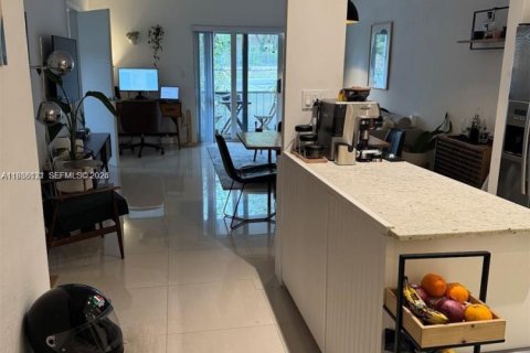 Condo in Fort Lauderdale, Florida, 2 bedrooms  № 1998242 - photo 5