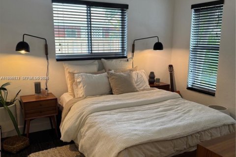 Condo in Fort Lauderdale, Florida, 2 bedrooms  № 1998242 - photo 11