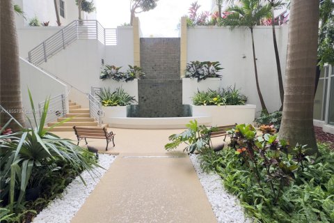 Condominio en venta en Hollywood, Florida, 1 dormitorio, 69.21 m2 № 1980972 - foto 16