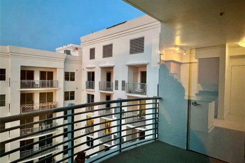 Condominio en venta en Hollywood, Florida, 1 dormitorio, 69.21 m2 № 1980972 - foto 10