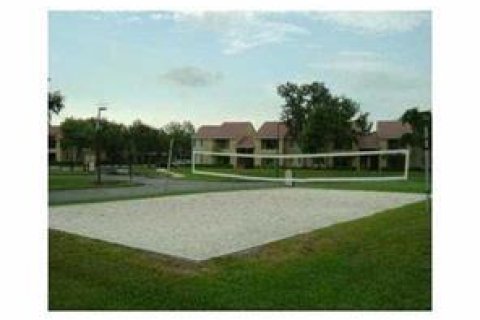 Condominio en alquiler en Coconut Creek, Florida, 2 dormitorios, 85.47 m2 № 1189649 - foto 1