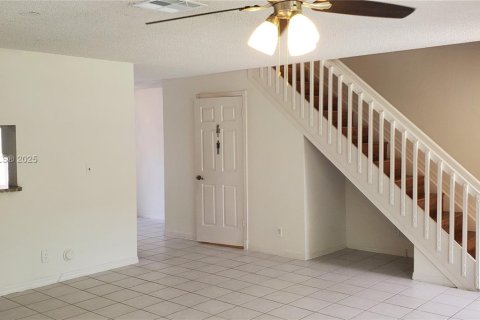 Touwnhouse à louer à Sunrise, Floride: 3 chambres, 148.27 m2 № 1779293 - photo 4