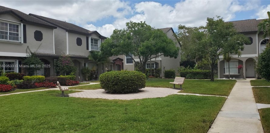 Touwnhouse à Sunrise, Floride 3 chambres, 148.27 m2 № 1779293