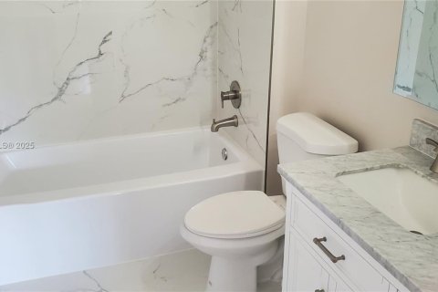 Adosado en alquiler en Sunrise, Florida, 3 dormitorios, 148.27 m2 № 1779293 - foto 24