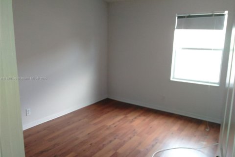 Adosado en alquiler en Sunrise, Florida, 3 dormitorios, 148.27 m2 № 1779293 - foto 26