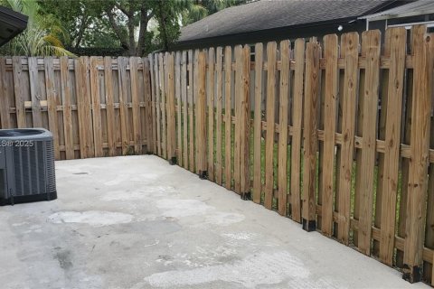 Adosado en alquiler en Sunrise, Florida, 3 dormitorios, 148.27 m2 № 1779293 - foto 20