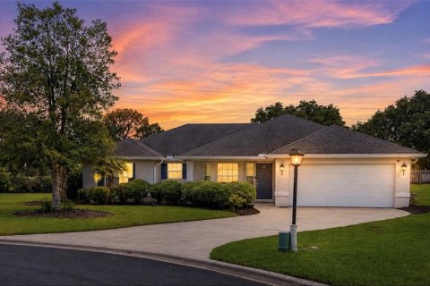 House in Ocala, Florida 3 bedrooms, 150.41 sq.m. № 2107684