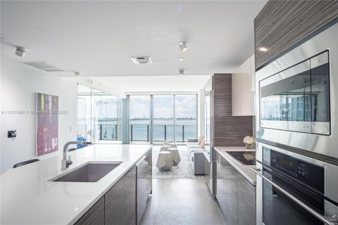 Copropriété à vendre à Miami, Floride: 2 chambres, 106.19 m2 № 1939870 - photo 6