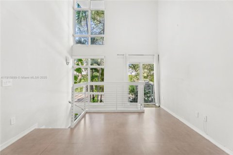 Touwnhouse à vendre à Miami Beach, Floride: 3 chambres, 132.85 m2 № 1970755 - photo 4
