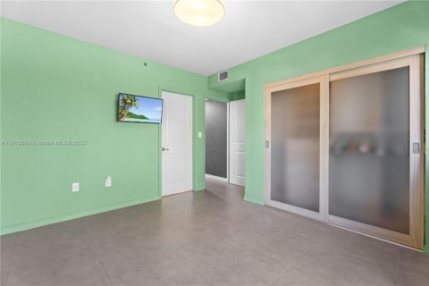 Touwnhouse à vendre à Miami Beach, Floride: 3 chambres, 132.85 m2 № 1970755 - photo 17