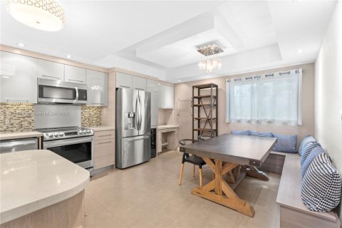 Touwnhouse à vendre à Miami Beach, Floride: 3 chambres, 132.85 m2 № 1970755 - photo 8