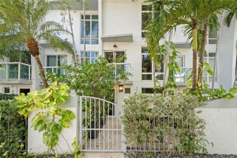 Touwnhouse à vendre à Miami Beach, Floride: 3 chambres, 132.85 m2 № 1970755 - photo 2