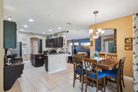 Casa en venta en Kissimmee, Florida, 4 dormitorios, 231.7 m2 № 2236072 - foto 17