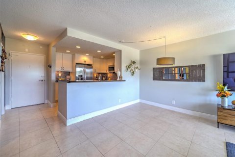 Condo in Fort Lauderdale, Florida, 2 bedrooms № 2245581 - photo 5
