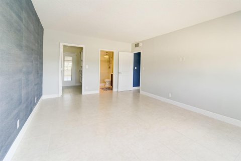 Condo in Fort Lauderdale, Florida, 2 bedrooms № 2245581 - photo 18