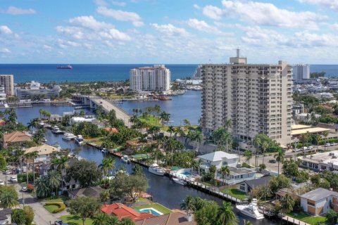 Condo in Fort Lauderdale, Florida, 2 bedrooms № 2245581 - photo 27