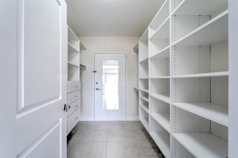 Condo in Fort Lauderdale, Florida, 2 bedrooms № 2245581 - photo 19