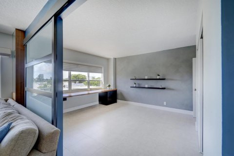 Condo in Fort Lauderdale, Florida, 2 bedrooms № 2245581 - photo 13