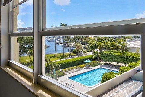 Condo in Fort Lauderdale, Florida, 2 bedrooms № 2245581 - photo 23