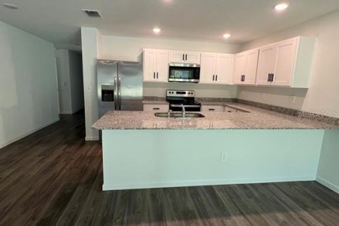 Villa ou maison à louer à Spring Hill, Floride: 3 chambres, 155.43 m2 № 2094293 - photo 4