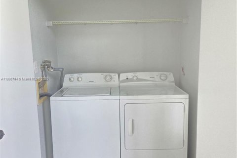 Copropriété à louer à Oakland Park, Floride: 1 chambre, 80.08 m2 № 1983421 - photo 16